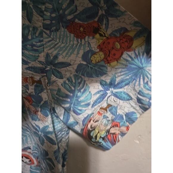 Marvel Avengers Hawaiian Print Button Up Shirt Men’s Small Short Sleeve Cotton - Picture 8 of 14